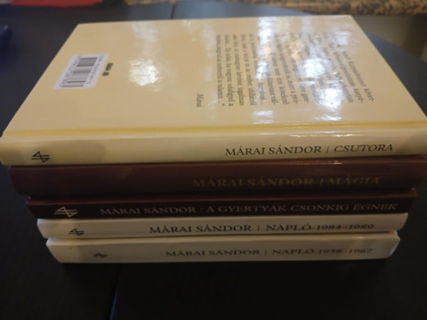Márai Sándor - A gyertyák csonkig égnek + Mágia + Csutora + Napló 1984-1989 + Napló (1958-1967) 5db