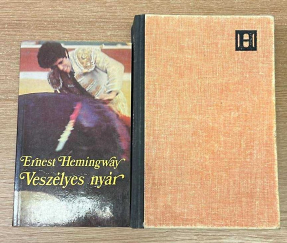 Ernest Hemingway - Vesz�lyes ny�r + Novell�k