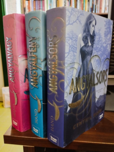 Cynthia Hand - Angyalsors trilógia: Angyalsors, Angyalfény, Angyalvágy