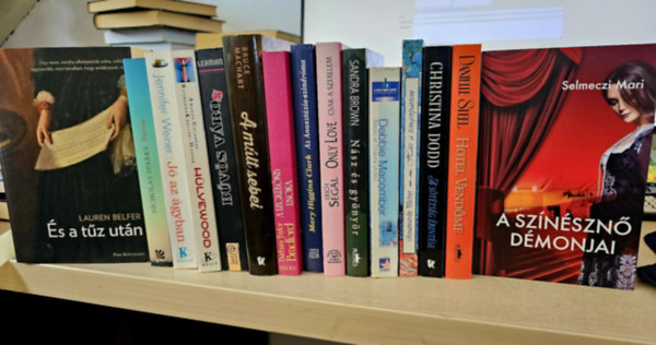 Nicholas Sparks, Jennifer Weiner, Amanda Goldberg, Ruthanna Kalighi Hopper, Drew Lerman, Bruce Machart, Barbara Taylor Bradford, Erich Segal, Mary Higgins Clark, Sandra Brown, Debbie Ma Lauren Belfer - 15db romantikus regny, KNYVMENT AJNLAT: s a tz utn+ Tzlovag+ J az gyban+ Hlyewood+ Bvs vros+ A mlt sebei+ A legklnb unoka+ Only Love- Csak a szerelem+ Az Anasztzia-szindrma+ Nsz s gynyr+ Bcs az Orgona