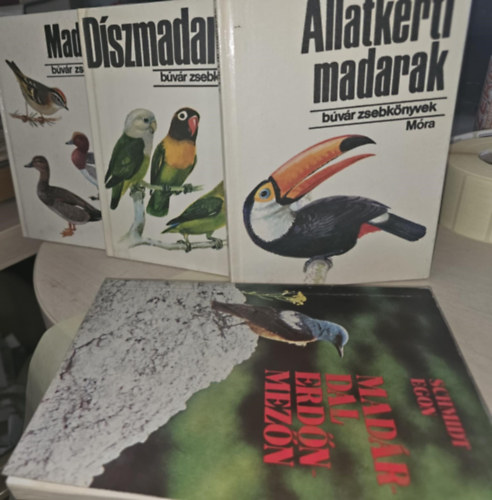 Scmidt Egon - 4db madaras könyv, KÖNYVMENTŐ AJÁNLAT: Madárdal erdőn-mezőn+ Állatkerti madarak+ Díszmadarak+ Madarak 2. búvár zsebkönyvek