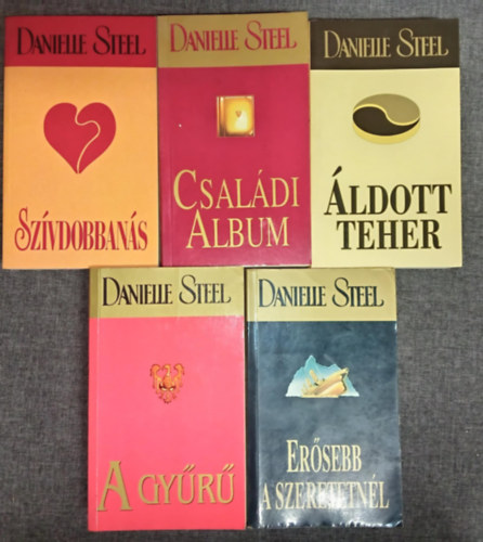 Danielle Steel - (5db) Danielle Steel romantikus könyvcsomag: Szavdobbanás / Családi album / Áldott teher / A gyűrű / Erősebb a szeretetnél