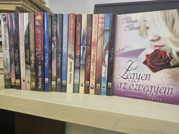 Melissa Moretti - ---