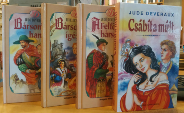 Jude Deveraux - 4 db Jude Deveraux: Bársonyos hang + Bársonyos ígéret + A felföld bársonya + Csábít a múlt