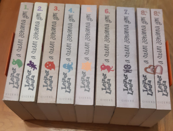 Leiner Laura - A Szent Johanna gimi sorozat 1-8. ( 9 k�tetben)