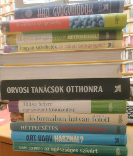 Reader's Digest Association - 12 db Readers' Digest egészségkönyv: Terítéken az egészség; Árt vagy használ?; Napi 30 perc az egészséges szívért; Jó formában hatvan fölött; Hétpecsétes orvosi titkok; Állítsa helyre egészségét könnyedén!; Egészséges cson