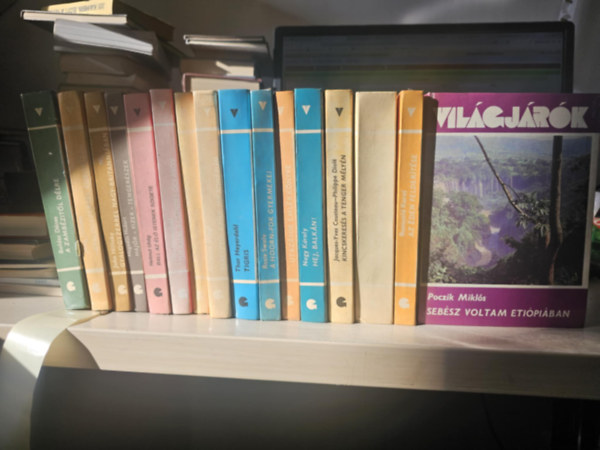 Romuald Karas, Poczik Mikls, Thor Heyerdahl, Rosie Swale, Igncz Rzsa, Nagy Kroly, Helmut Uhlig, Miloslav Stingl, John Hillaby, Hegeds Hubert, Fehr Klra, Cousteau,Jacques-Diol,Philipe - 16db Vilgjrk, KNYVMENT AJNLAT: Kincskeress a tenger mlyn+ Az den feldertse+ Sebsz voltam Etipiban+ Tigris+ A Hoorn-fok gyermekei+ Utazsok emlkknyve+ Hej Balkn+ Bali az l istenek szigete+ Tutajjal a Csendes-