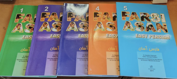 Dr. Esmaeel Hosseini, Sara Namjoo Alaeddin Pazargadi (illus.) - Farsi asan - Easy Persian 1-5. (I-V.) (Rahnama Press)