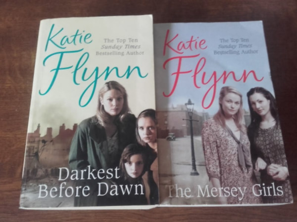 Kate Flynn - 2 db Kate Flynn könyv:Darkest Before Dawn,The Mersey Girls