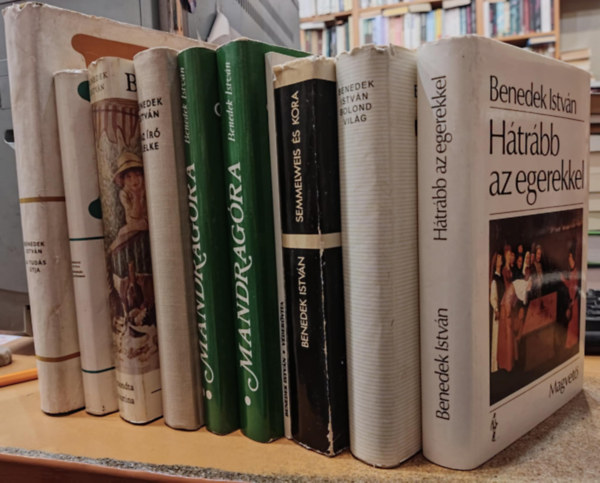 10 db Benedek István: Véderővita; Az író lelke; - mondta Krisztina; Csavargás az Alpokban; Hátrább az egerekkel; Bolond világ; Semmelweis és kora; Mandragóra: India; Mandragóra: Tibet; A tudás útja