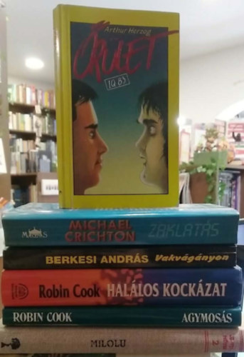 Bánffy Miklós, Robin Cook, Berkesi András, Michael Crichton, Arthur Herzog - 6 db-os KÖNYVMENTŐ AJÁNLAT, krimi: Milolu+ Agymosás+ Halálos kockázat+ vakvágányon+ Zaklatás+ Őrület