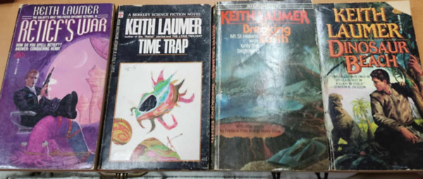 Keith Laumer - 4 db Keith Laumer: Dinosaur Beach + Retief's War + The Breaking Earth + Time Trap