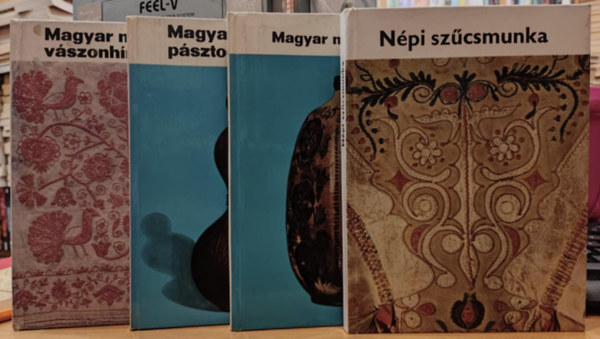 Kresz Mria, Manga Jnos, Fl Edit Domanovszky Gyrgy - 4 db magyar npmvszet: Magyar npi kermia (1.); Magyar psztorfaragsok (5.); Magyar npi vszonhmzsek (8.); Npi szcsmunka (9.)