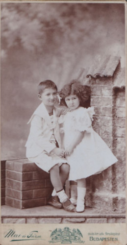 Mai és Társa: Testvérpár (11x20,5 cm) (kabinetfotó)