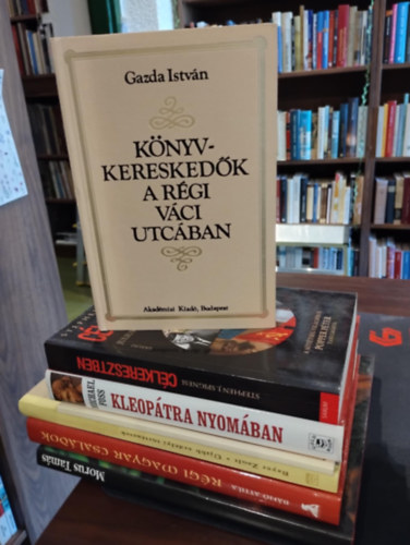 Bn Attila, Bayer Zsolt, Hajs Gyrgy, Michael Foss, Stephen J. Spignesi, Gazda Istvn Morus Tams - Trtnelem knyvcsomag 7 darabos KNYVMENT AJNLAT: Morus Tams, a lelkiismeret szentje, Rgi magyar csaldok - Mai sorsok , jabb erdlyi trtnetek, A Roosevelt tr, Kleoptra nyomban, Clkeresztben, Knyvkereskedk a rgi V