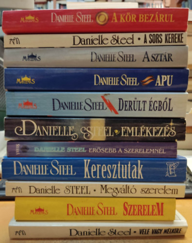 Danielle Steel - 11 db Danielle Steel ktet (cmek a termklapon, sajt fot)