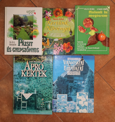 Velich István-V. Nagy Enikő, D.G. Dr. Hessayon, John Brookes - 5 könyv a szép kertekről: Virágoskert, pihenőkert, Apró kertek, Pázsit és gyepsszőnyeg, Nálunk is megterem, Kertünk növényei