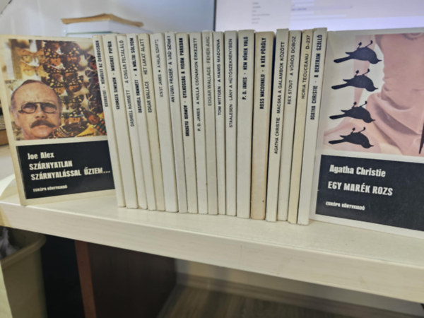 Exbrayat, Georges Simenon, Dashiell Hammett, Edgar Wallace, Ian St. James, Antonia Fraser, Arkagyij Adamov, P. D. James, Tom Wittgen, Gunnar Staalesen, Ross MacDonald, Agatha Christie, Rex S Joe Alex - 20db Európa krimi, KÖNYVMENTŐ AJÁNLAT: Szárnyatlan szárnyalással űztem+ Rémület az óvárosban+ Maigret pipája+ A cingár feltaláló+ A máltai sólyom+ Hét lakat alatt+ A halál szigete+ A vad sziget+ Gyilkosság a vidám parkban+ A hul