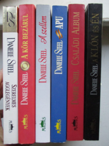 Danielle Steel - 6 db Danielle Steel ktet ( A kln s n, Csaldi album, Apu, A szellem, A kr bezrul, Szerelmes agglegnyek)